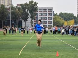 世体预测曼城vs皇马首发：哈兰德PK姆巴佩，巴尔韦德任右后卫