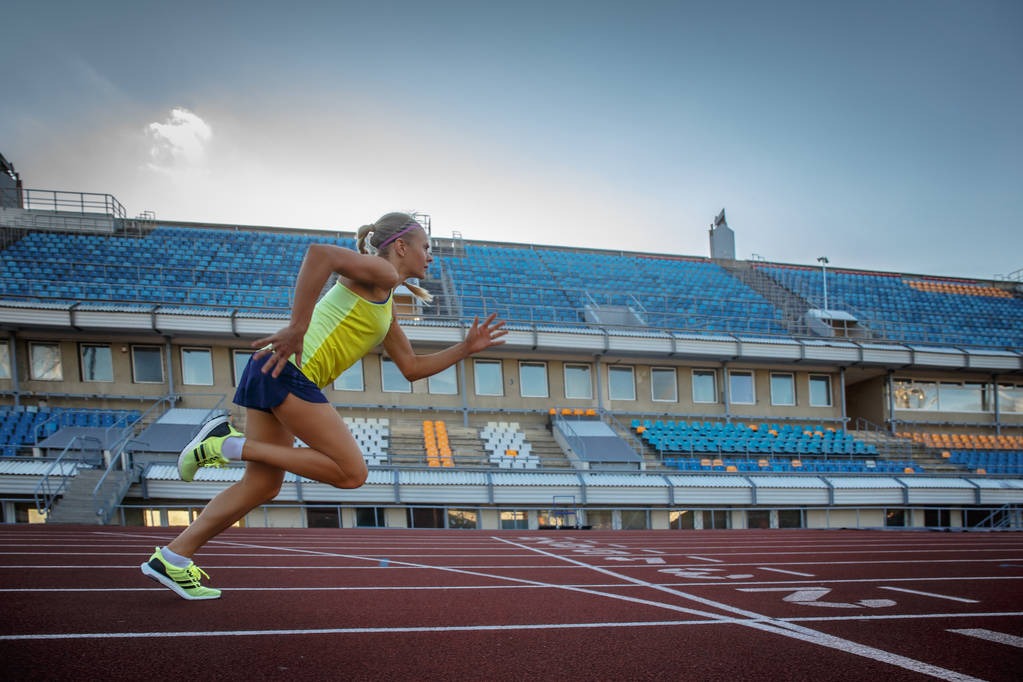 CBA排名又乱了！辽鲁决战前四，新疆跌落神坛，黑马失去主动权